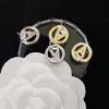 Designer Ear Studs örhängen Luxury Non Fading Charm Women Diamond With Stmap Designer Jewelry Party Family Gift Spring Romantic Girl Chain