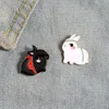 Броши мультфильм животных брошь черная белая милая пара значков пары лацка