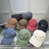 Пара Summer Wash Designer Ball Cap женский цвет конфеты на открытом воздухе.