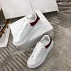 top new Womens Brand Designer shoes Sneaker Platform Classic Leather Sports Skateboarding Shoes Sneakers running Walking nero bianco