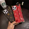 Luxury Flower Print Square Plating Wristband Vogue Phone Case för iPhone 14 13 12 11 Pro Max Samsung Galaxy S23 Ultra S22 Plus S21 S20 Retro Geometric Leather Back Cover Cover