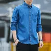 남성용 캐주얼 셔츠 남성 긴 소매 데님 블루 셔츠 소년 턴 다운 칼라 버튼 업 최고 슬림 한 일본 스트리트웨어 플러스 크기 3xl 4xl