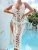 Roupa de banho feminina Biquíni de praia para cobrir o verão Vestido branco sem mangas com decote em V Malha oca Crochê Fato de banho para cobrir roupas de praia