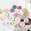 Gedroogde bloemen 50 STKS Kunstmatige Goedkope Zijde Daisy Head MINI Thuis Bruiloft Decoratie DIY Scrapbook Fake Plant Kerstkrans Hoofdtooi