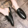 Slippers Italian Men Half Shoes Brand Patent Leather Mens Casual Mules Luxury Loafers Designer Slides Slipper