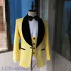 Costumes pour hommes Blazers de haute qualité un bouton jaune gaufrage marié Tuxedos châle revers hommes mariage/bal/dîner meilleur homme Blazer (veste + pantalon + gilet + cravate) w412