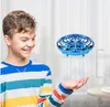 Tol fidget vinger spinner Vliegende terugkerende gyro Kinderen speelgoed cadeau outdoor gaming schotel UFO Drone 230612