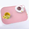Tapis de table napperon en silicone décor de coeur mignon forme oblongue salle à manger tapis de bol pour enfants couleur unie vaisselle articles de chambre