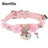 Collane con ciondolo Collana con fibbia in pelle PU gotica punk Girocollo a spillo Fatto a mano Kawaii Rose Flower Heart Lock con chiave 8 colori 230613