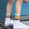 Erkek Socks 2023 Orijinal Stil Gökkuşağı Desen Çizgili Moda Erkek ve Kadın Kaykay Fitness Günlük Pamuk