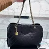2023-tote de luxo bolsa feminina de couro de camada grande bolsa de compras para mulheres bolsa transversal de corrente de ouro bolsa de mão da moda bolsa de couro preto