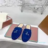 Мужские пляжные тапочки дизайнерские туфли Lazy Flat Baotou Flip Flops обувь 100% кожаные женские туфли Slides Lidse Letter Классическая женщина с тапочкой металлические мужские сандалии размер