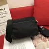 P Nylon Postman's Bags Męskie luksusowe projektanci Projektanci komfortowy plecak odpowiedni do codziennych szkolnych bagów klasyczny moda306p