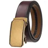 Cintos Plyesxale 2023 Mens Good Leather Belt Retro Casual Real Couro De Alta Qualidade Metal Fivela Catraca Para Homem B976