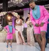 Różowy garnitur męski taniec taniec krótkie spodnie Tuxedos 2 -częściowy ślub na plaży Man Blazer Ojciec i syn męski garnitur 230612