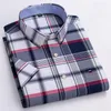 Mäns casual skjortor 2023 Summer Men's Short Sleeve Square Neck Plaid Stripe All Cotton Oxford Textile Business Single Pocket Shirt S-7XL