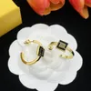 Lüks Tasarımcı Kadın Mektubu Kolye Kişiselleştirilmiş Küpeler 18K Altın Kaplama Küpeler Kadın Düğün Partisi Tahıl Asla soluk