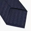 蝶ネクタイ高品質2023デザイナーファッションシルバーパターンダークブルー8cm男性ネクタイワークビジネスフォーマルスーツとギフトボックス