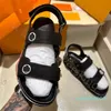 Toppkvalitet Casual Shoes Men Kvinnor Sandaler Designer Läder Mules Cool Stylish Slides Justerade Buckles Belt Summer Slippers Storlek 35-45