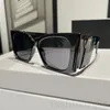 مصمم الظلال نظارة شمسية للنساء نظارات كبيرة من أشعة الشمس العصرية Uva Beach Lunette de Soleil Morden Gudens Sunglasses Popular Trendy PJ085