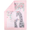 Sängkläder sätter 3st Micro Fiber Borsted Baby Crib Set Pink Girrafe Design för flickor inklusive quilt crib ark kjol 230613