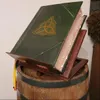 Objets décoratifs Figurines Charmed Book Of Shadows Couverture de journal verte reliée vierge et lignée 350 pages Spell Record Spellbook Vintage Magic Gift 230614