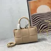 Bolsos de hombro para mujer de versión alta BottegvVeneta Intrecciato Bolso de mano Nuevo bolso de mano tejido Bolso de mano de gran capacidad para mujer Moda Cuero de vaca Un solo hombro Un 03 WNPRJ