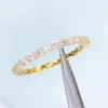 Charmiga ringsmycken 925 Sterling Silver Pass Test 2mm Moissanite Diamond Slim Ring for Girls Women Trevlig gåva