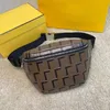 Embrague de alta capacidad Bolsos de cintura de cuero genuino Diseñador Vintage Stuff Sacks Bolso de sobre de mano para mujer Hobo para hombre Cremallera cruzada Carteras Bolso de hombro correa