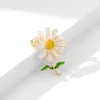 Броши элегантные милые металлические растения Daisy Flower Pin для женщины мужчина воротничка аксессуары костюмы для шарф