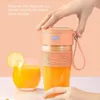 Bottiglie di stoccaggio Portatile Leggero Juicing Cup Multi-Funzione Ricarica USB Impermeabile Food Grade PC Piccoli frutti