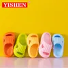 Slipper Yishen Kids Kapcieczki chłopców Dziewczyny Slajdy Zamknięte palce u stóp Summer Yoddler Childrens Buty miękkie podeszwa antypoślizgowe sandały z litego koloru 230613