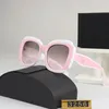 Óculos de sol de grife para mulheres Óculos clássicos Óculos de sol de praia ao ar livre para homem Mistura de cores Assinatura triangular opcional com moda de caixa