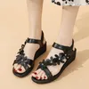 Kleidschuhe Plus Größe 41 42 Damen Sandalen Blumen T-Riemen Wedges Sandale Schwarz Low Heels Strand Sommer 2023 Sandalias Mujer 1289N