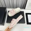 2023 Embroided Sandal Foam Runners Slajdes Designer Kaptaki Kobiet Platforma Sandały Buty Rombiec Slattice Hook Pętla plażowa Chleb Flip Flip Size 35-41