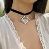 Choker vintage handgjorda sammet solroshalsband för kvinnsmycken