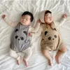 Uyku Tulumları Yenidoğan Çanta Gezaz Panda Baskı Kahverengi Sevimli Bölünmüş Bacak Bebek Placare Yaz Yaz Anti Kick Sleeless 0-24m Bebek Playsuit R230614