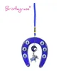 Decorações de jardim BRISTLEGRASS Blue Eye Horseshoe Resina Amuletos Lucky Charms Pingentes para pendurar na parede Pendulum Blessing Decor R230613