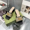 Diseñador para mujer Zapatillas Sandalias chanclas tacón medio cuero moda sexy zapatos damas verano Cabeza cuadrada al aire libre Sandalias de tacón grueso 5.5 cm con caja