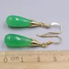 Brincos pendentes 18K amarelo GP com pingente de gota de jade verde 1,49 polegadas L