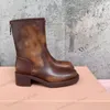 2023 Luxurys Designers Women Miu Boots Tall Band Platform Boots Y2K Style Brown Leather Riker Boot Round Toe Heel Martin Boots Belt Buckle Trim Trim
