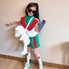 Ensembles de vêtements été filles 2 pièces ensemble enfant en bas âge Blouse Shorts enfants costume bébé ensemble enfants Streetwear mode séchage rapide imprimé géométrique 4-13Y 230613