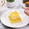 Confezione regalo UPKOCH 50 pezzi Scatole di plastica quadrate per torta di luna Contenitore per soffio di tuorlo d'uovo Scatola di imballaggio dorata Blister quadrato Scatola per pasticceria di tuorlo d'uovo 230613