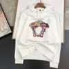 Designer Versage Hoodies Vercace Fashion Graffiti Hoodie Automne Et Hiver Bouton Classique Pull À Capuche Pull Lâche Casual Imprimé Blanc 4xl 5xl bleu