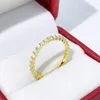 Charmiga ringsmycken 925 Sterling Silver Pass Test 2mm Moissanite Diamond Slim Ring for Girls Women Trevlig gåva