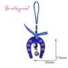 Decorações de jardim BRISTLEGRASS Blue Eye Horseshoe Resina Amuletos Lucky Charms Pingentes para pendurar na parede Pendulum Blessing Decor R230613