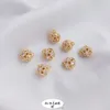 Contas penduradas com pingentes incrustados que preservam a cor Bolas ocas cobertas de ouro 14K Flor feita à mão Acessórios para pingente DIY