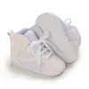 Första vandrare baby sneakers nyfödda läder crib skor spädbarn sport barn mode stövlar barn toftsbarn mjuk så dhugn