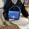 70% fabryczne zbywające się na pojedynczej torbie crossbody z zaawansowanym zmysłem Small Square torebka w sprzedaży