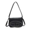Väska 2023 Spring New Niche Design Cool Women Fashion Sadel Bag Single Shoulder Cross-Body Portable Bag Se 50% RABBLE OVER ONLINE